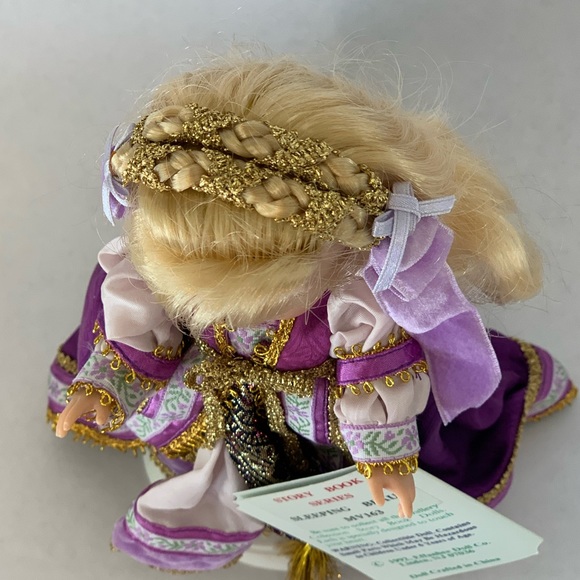 effanbee Sleeping Beauty Gallery Collection - Picture 4 of 9